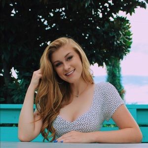 Meet your Posher, Maya